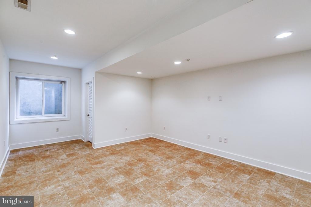 412 N Front Street - Photo 29