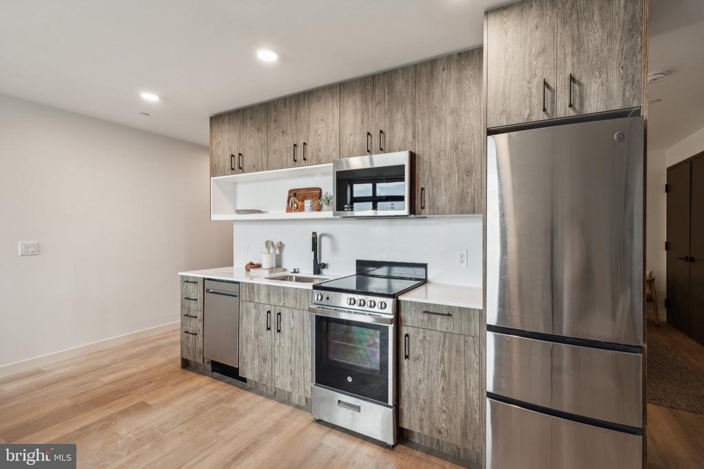 1122 Frankford Avenue - Photo 2
