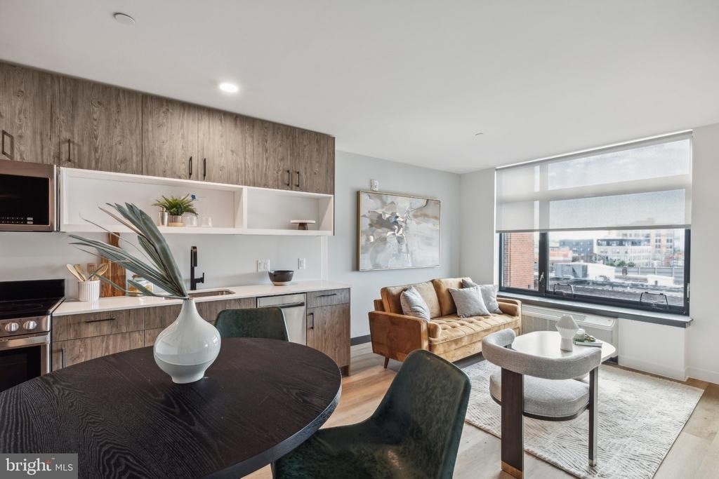 1122 Frankford Avenue - Photo 3