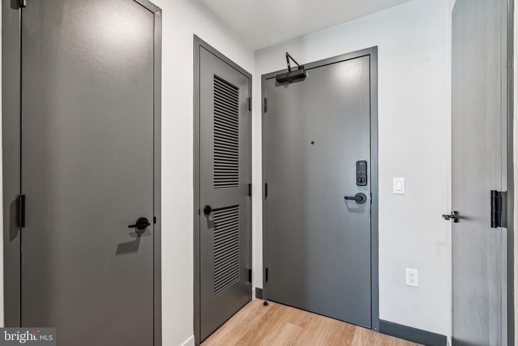 1122 Frankford Avenue - Photo 2