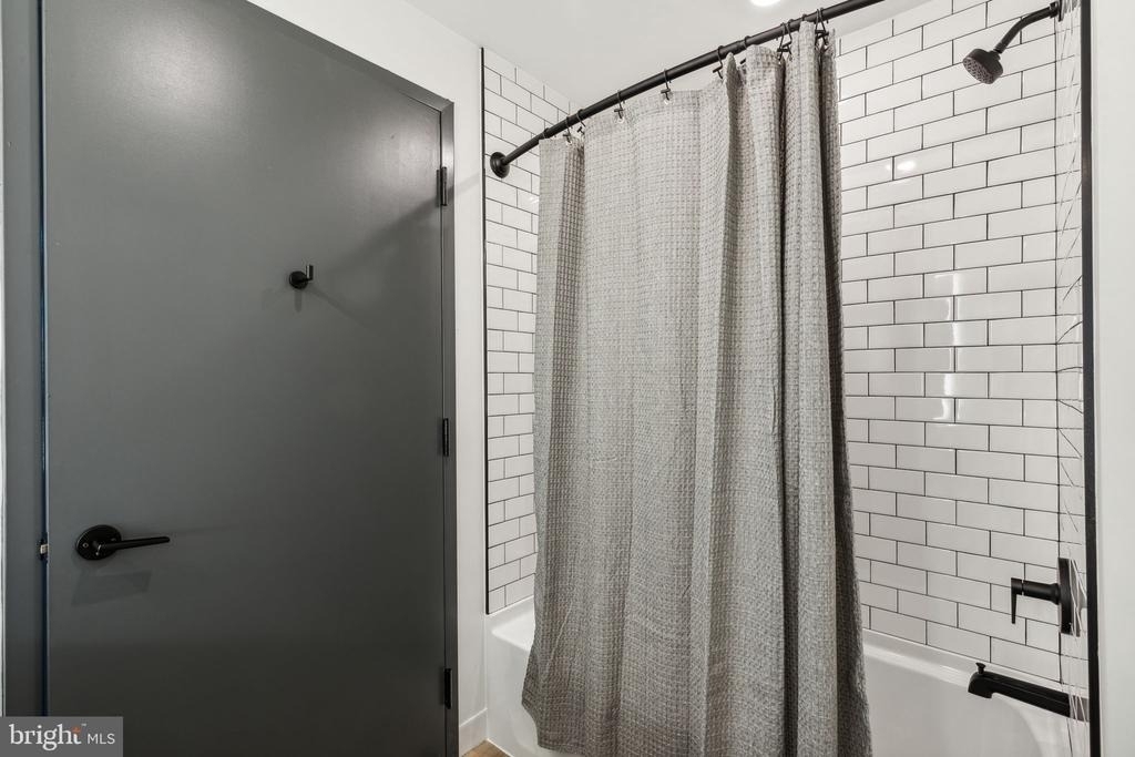 1122 Frankford Avenue - Photo 9