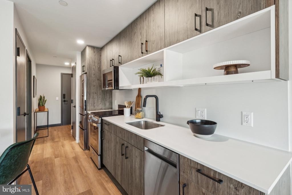 1122 Frankford Avenue - Photo 2