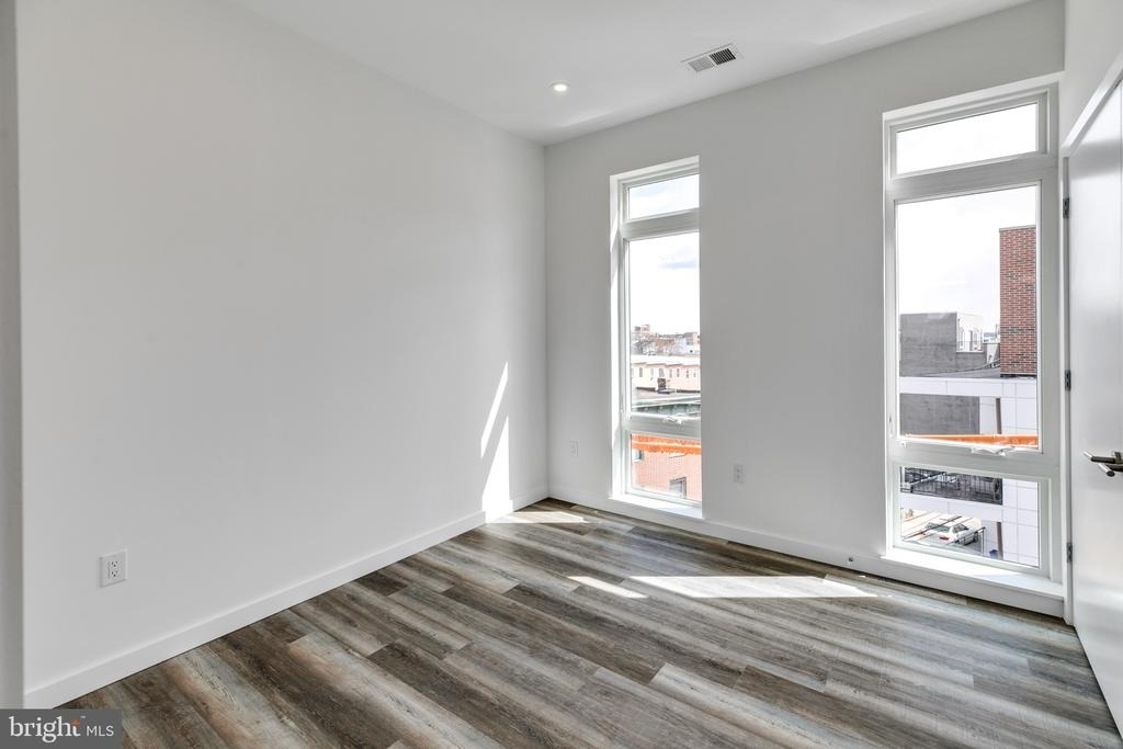 860 N 3rd Street - Photo 5