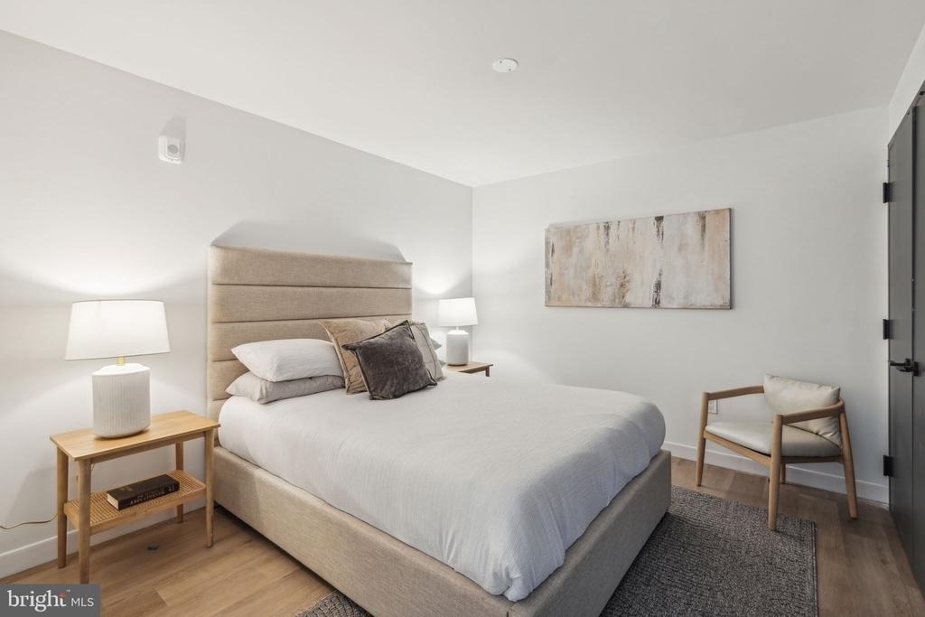 1122 Frankford Avenue - Photo 2