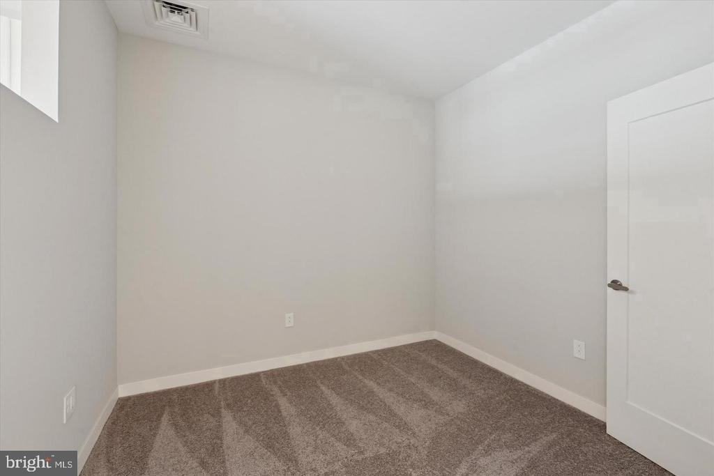 1219-23 Constitution Avenue - Photo 3
