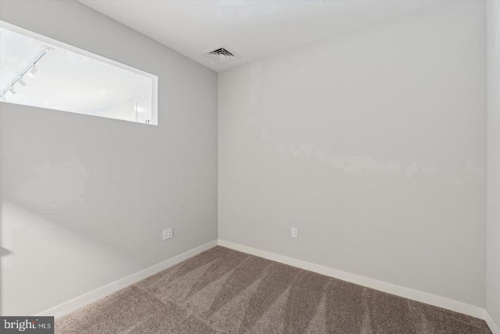 1219-23 Constitution Avenue - Photo 2