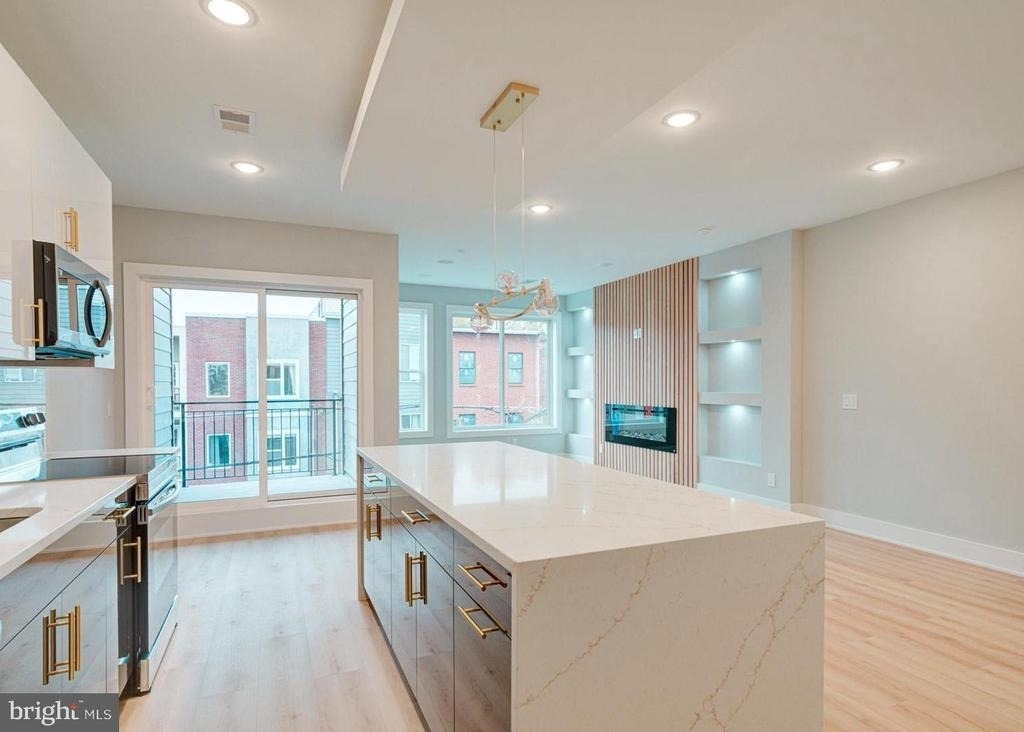 1805 Frankford Avenue - Photo 2