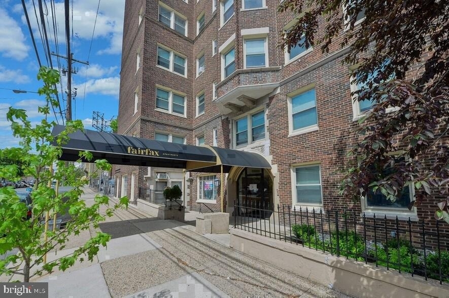 4247 Locust Street - Photo 10