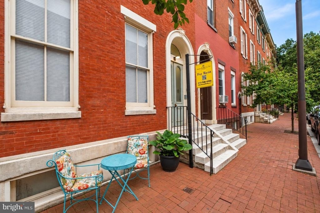 1716 Wallace Street - Photo 3