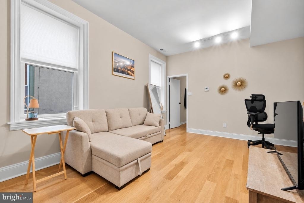 1716 Wallace Street - Photo 19