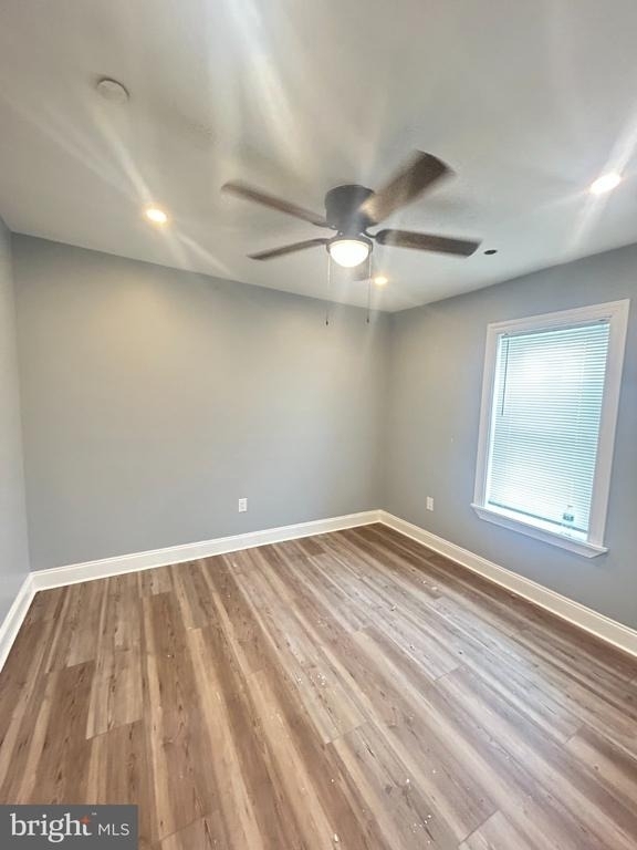 1528 N Mascher Street - Photo 2