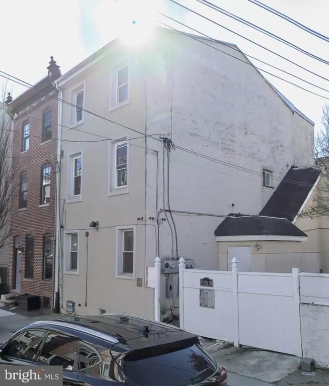 1528 N Mascher Street - Photo 0