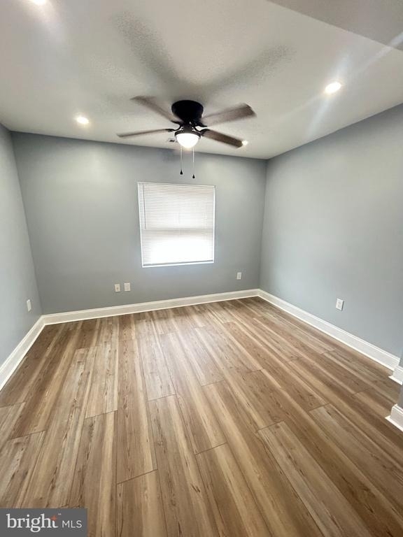 1528 N Mascher Street - Photo 2