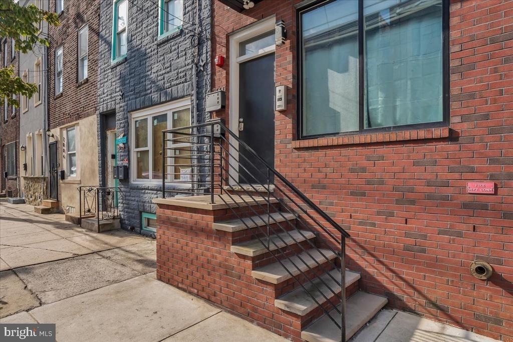 2000 E Huntingdon Street - Photo 2