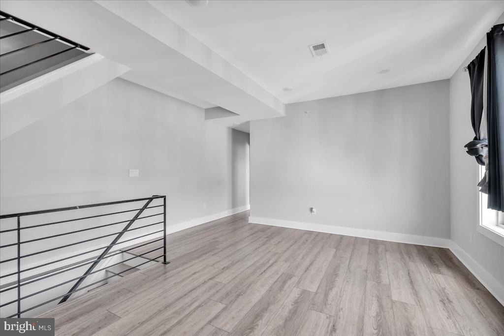 2000 E Huntingdon Street - Photo 5