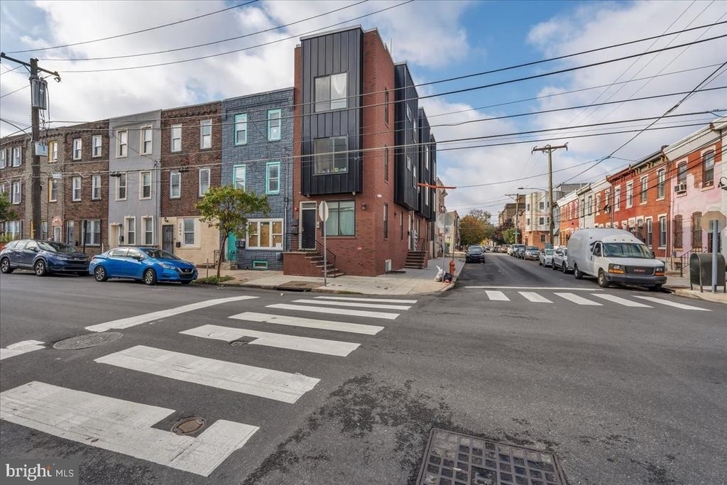 2000 E Huntingdon Street - Photo 1