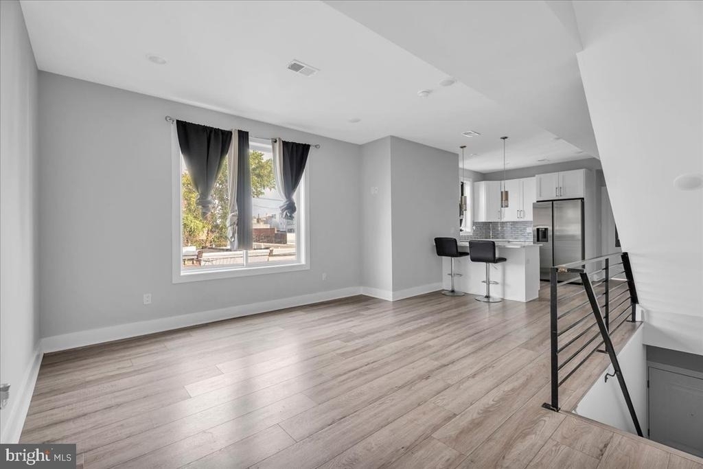 2000 E Huntingdon Street - Photo 3