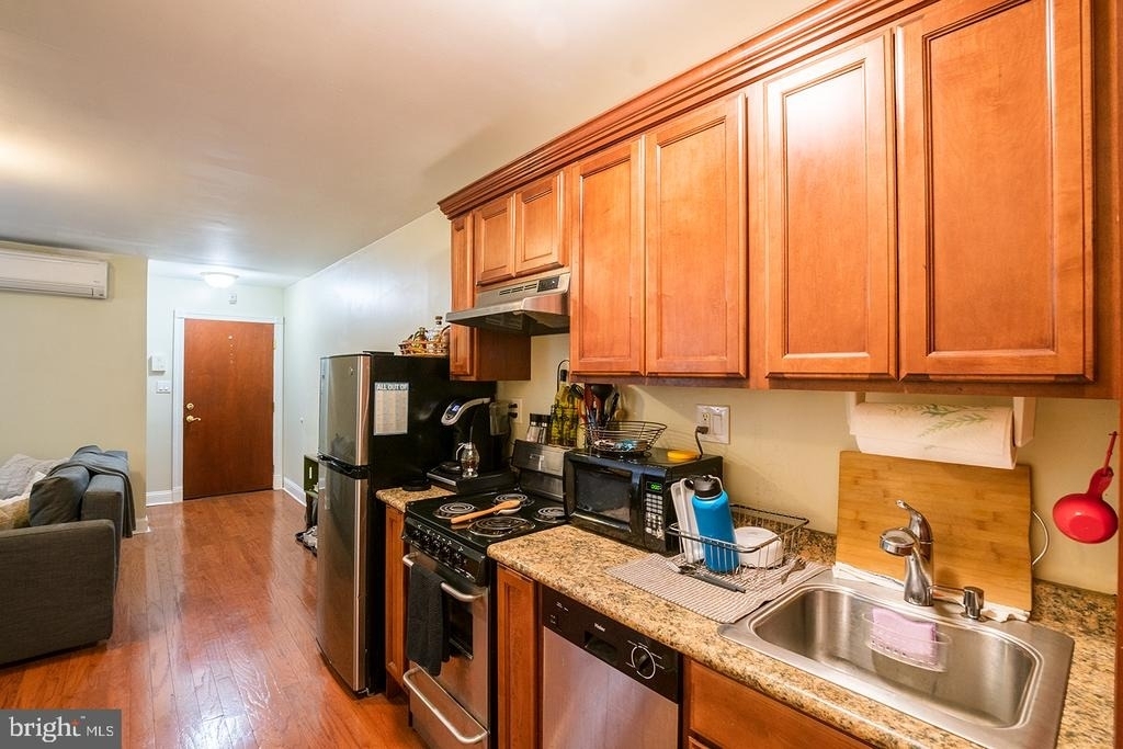 2504 S Broad Street - Photo 2