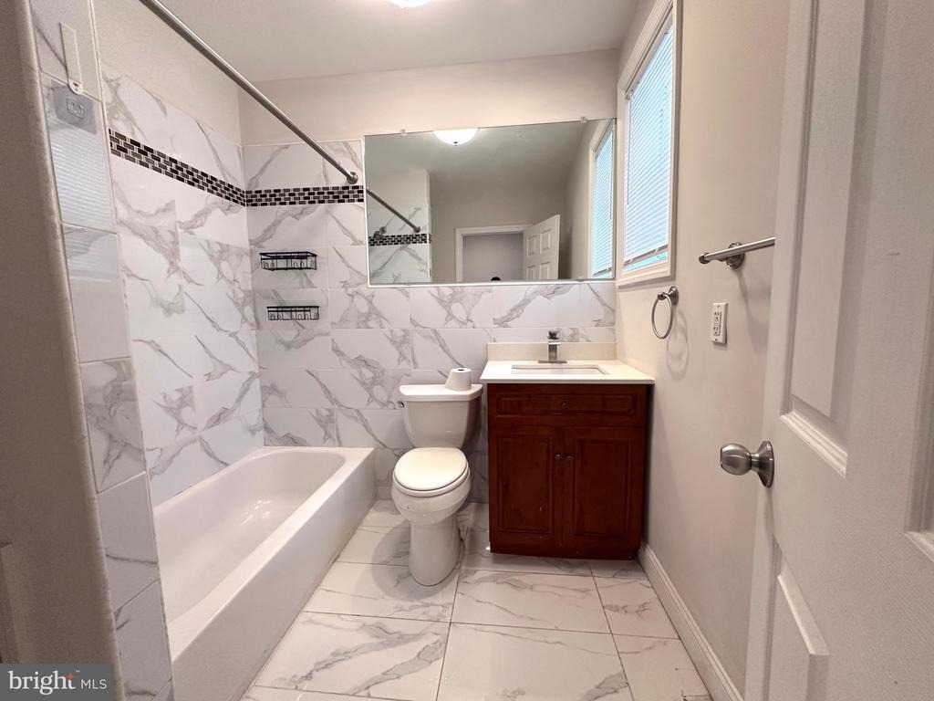 2251 Jackson Street - Photo 21
