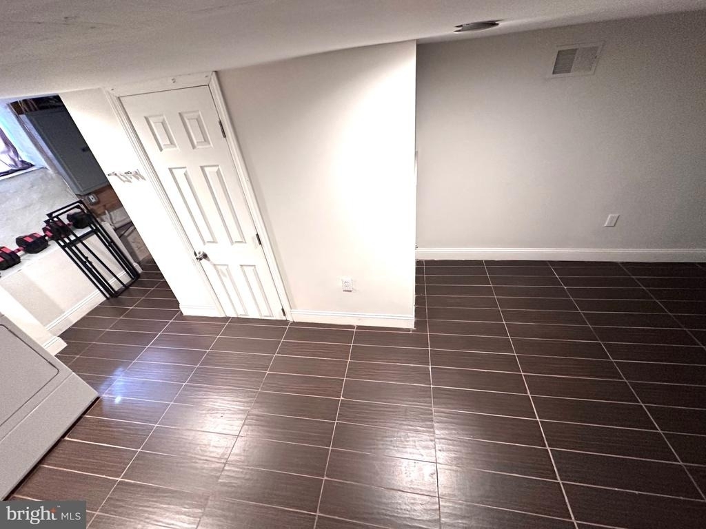 2251 Jackson Street - Photo 15
