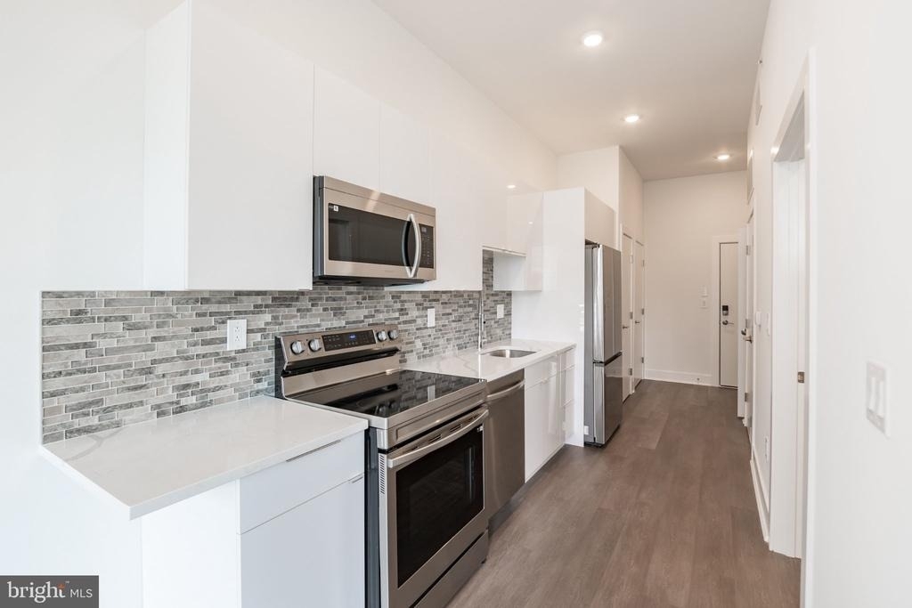 813 N Broad Street - Photo 2