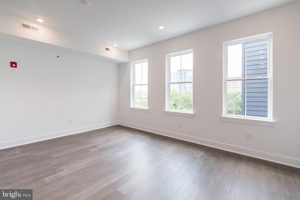 813 N Broad Street - Photo 12