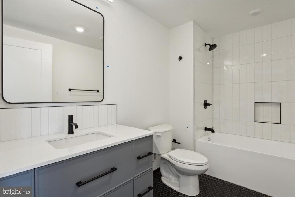 828 N 2nd Street - Photo 2