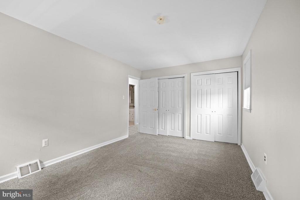 9878 Garvey Drive - Photo 6