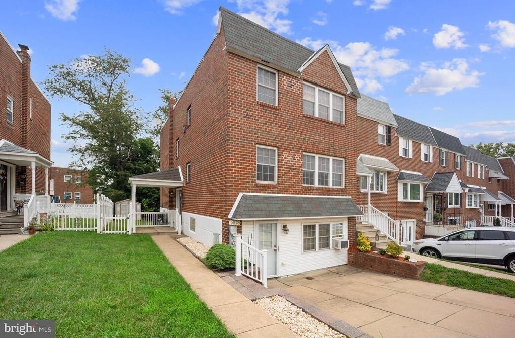 9878 Garvey Drive - Photo 1