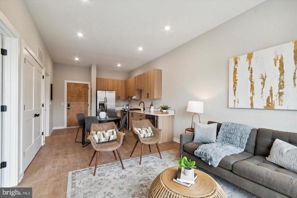 209 W Chelten Avenue - Photo 3