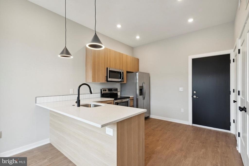 308 W Chelten Avenue - Photo 2