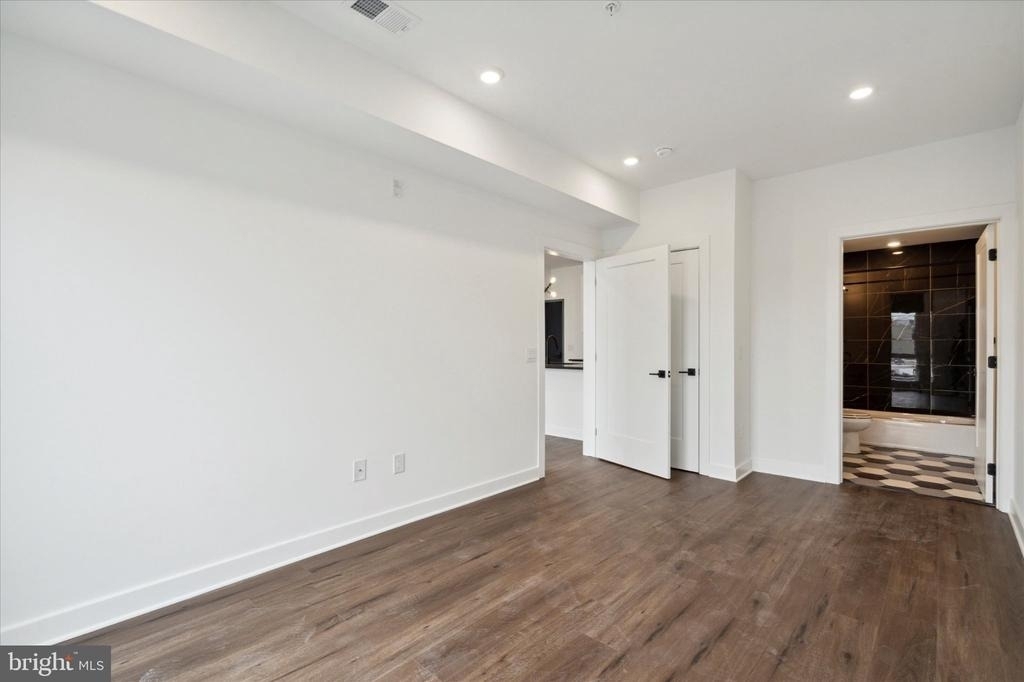 2636 E York St - Photo 15