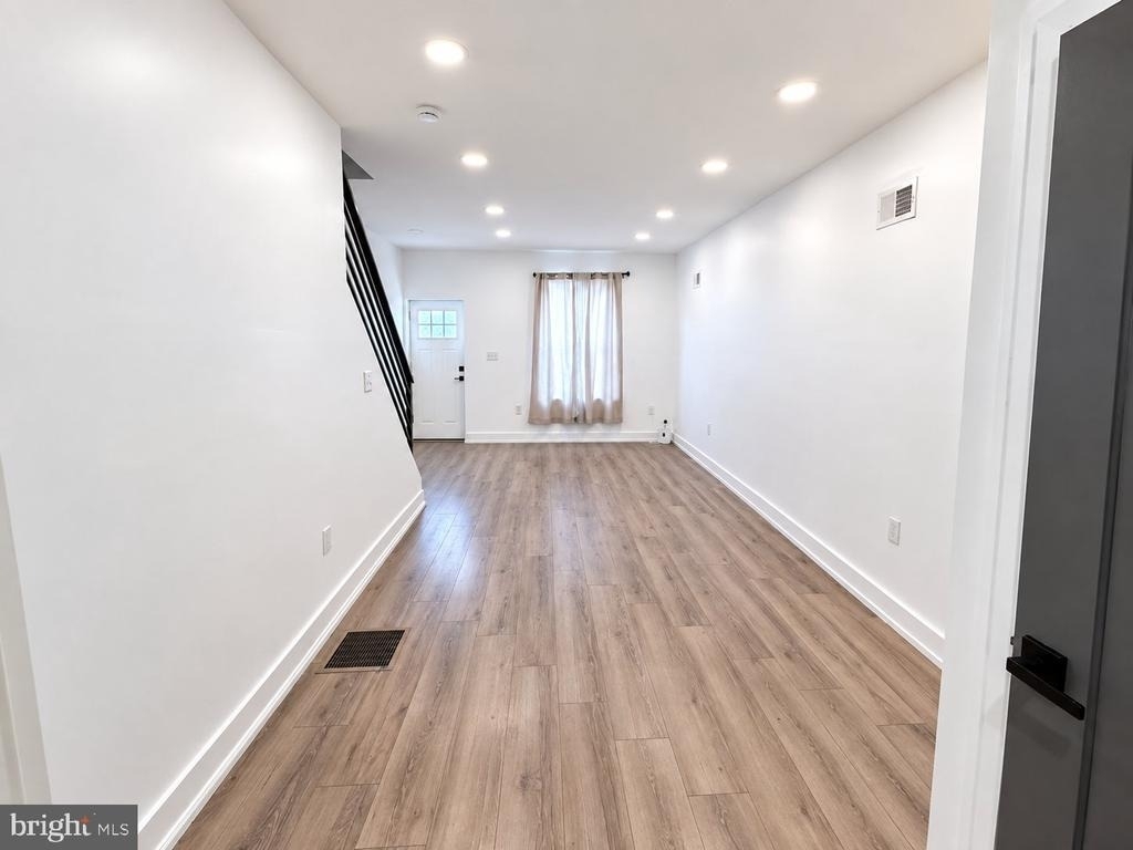 1929 N Patton Street - Photo 2