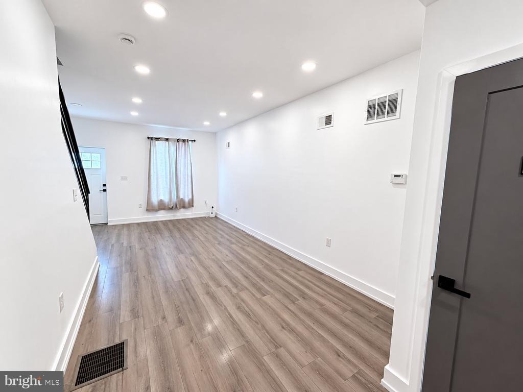 1929 N Patton Street - Photo 1