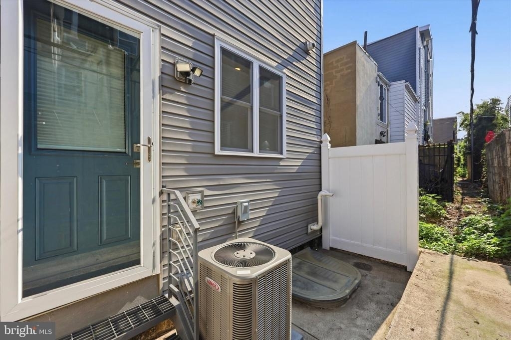 2138 Kater Street - Photo 4