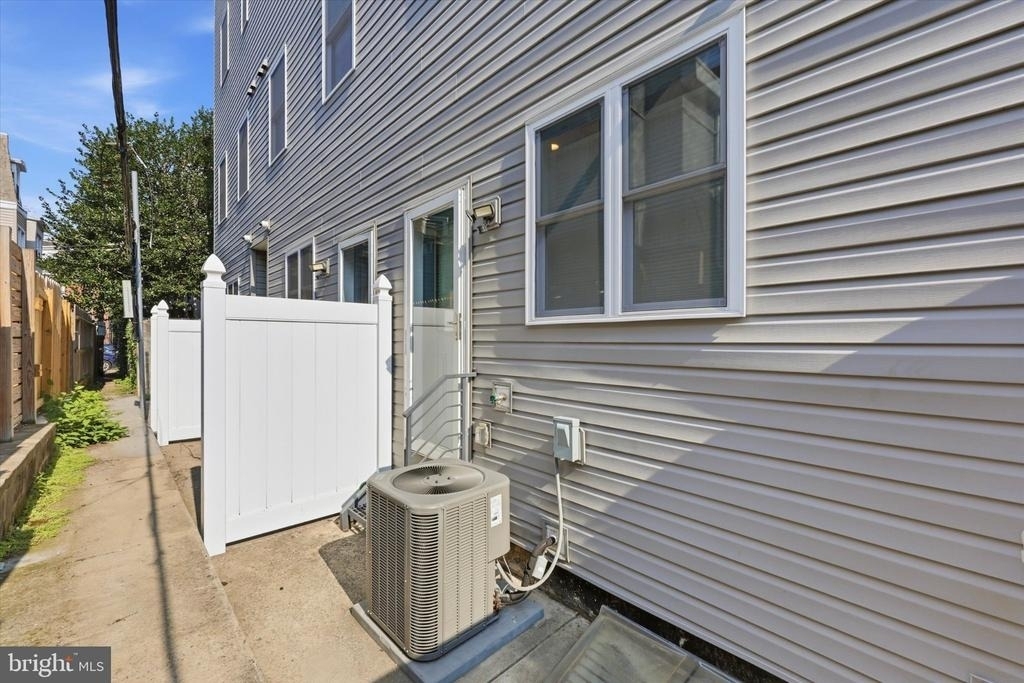 2138 Kater Street - Photo 5