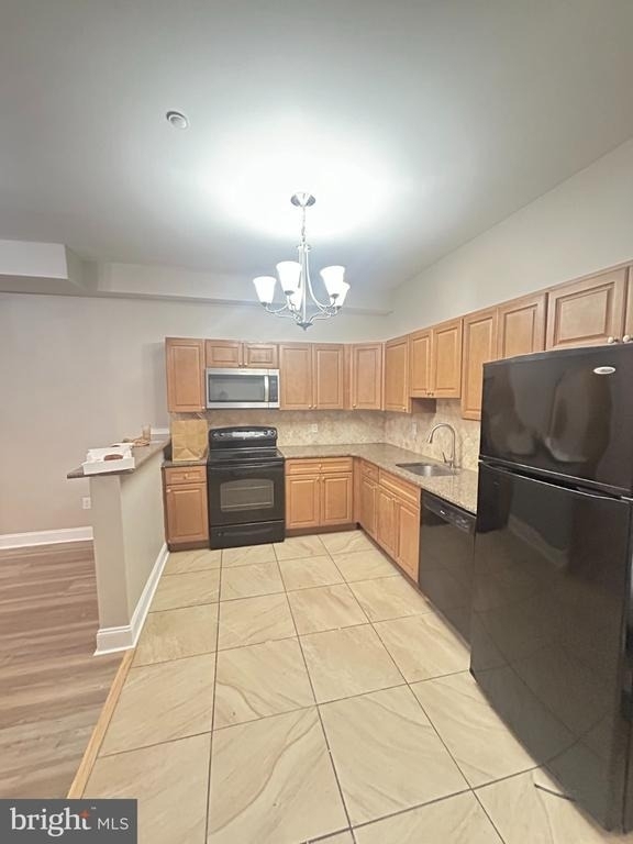 1528 N Mascher Street - Photo 9