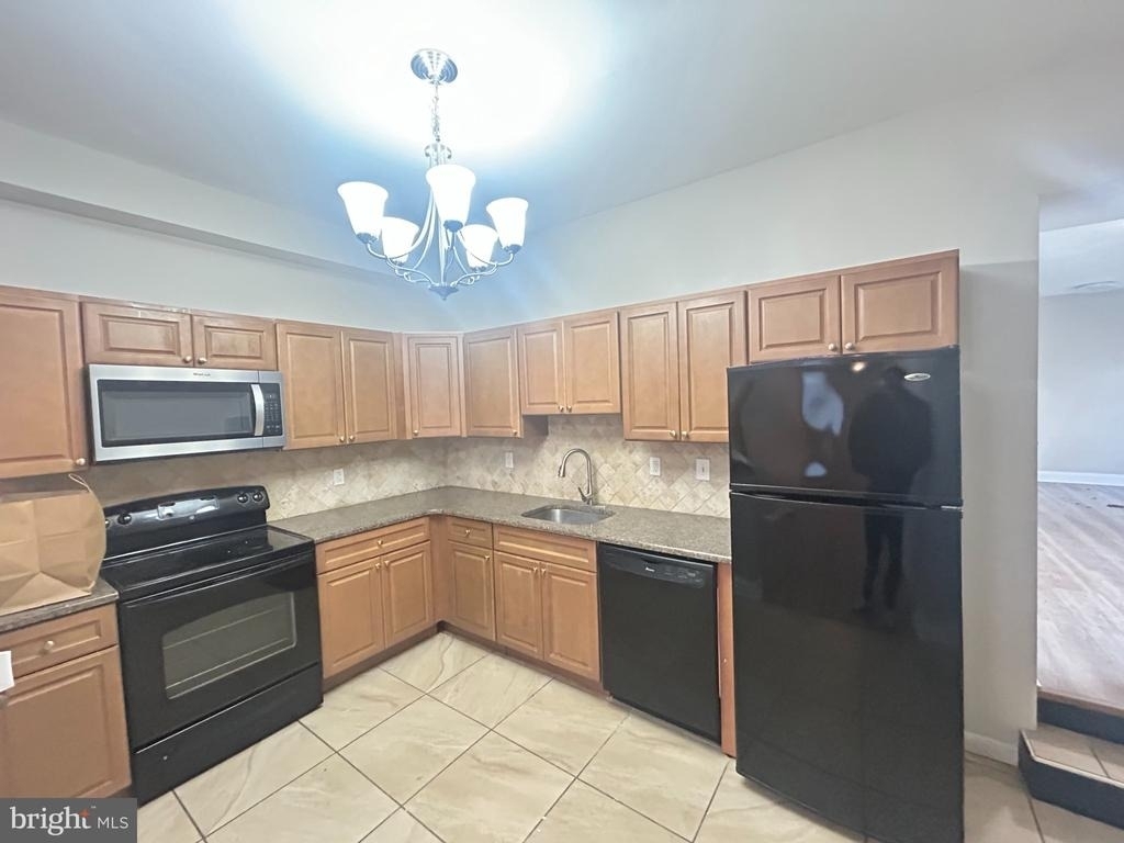 1528 N Mascher Street - Photo 13