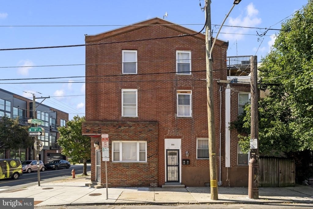 844 S 3rd - Photo 2