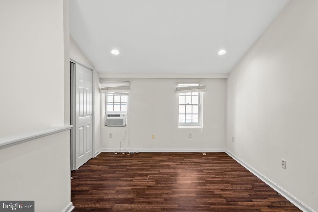 2054 Sansom Street - Photo 15