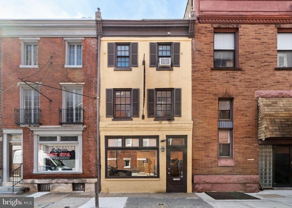 2054 Sansom Street - Photo 0