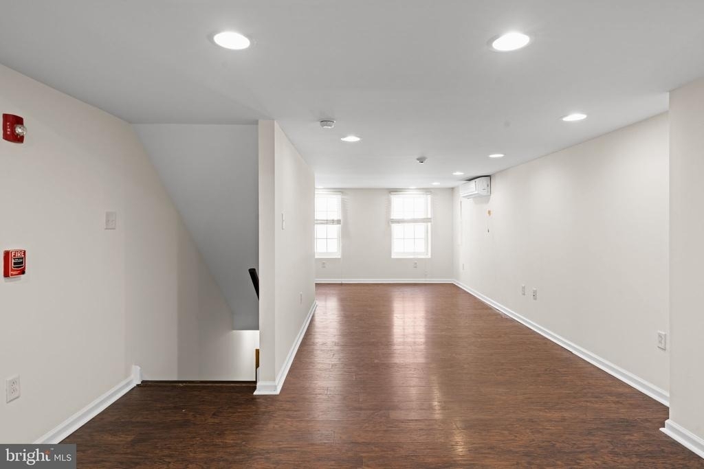 2054 Sansom Street - Photo 8