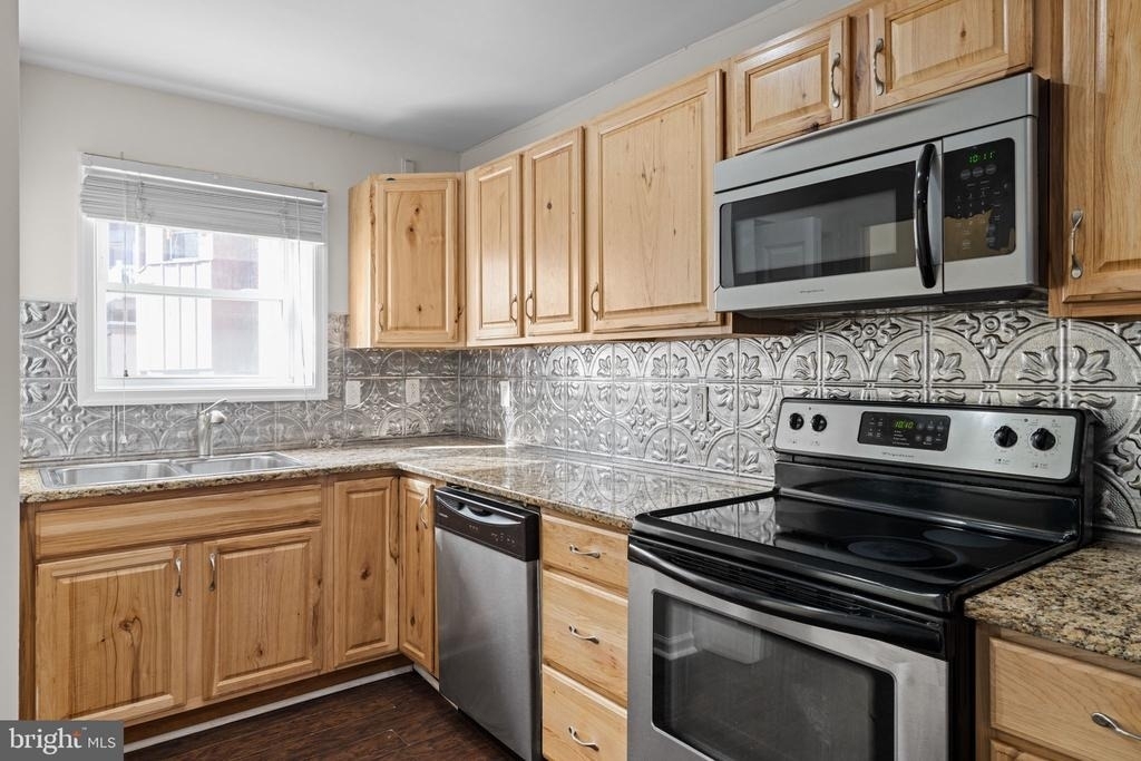 2054 Sansom Street - Photo 3