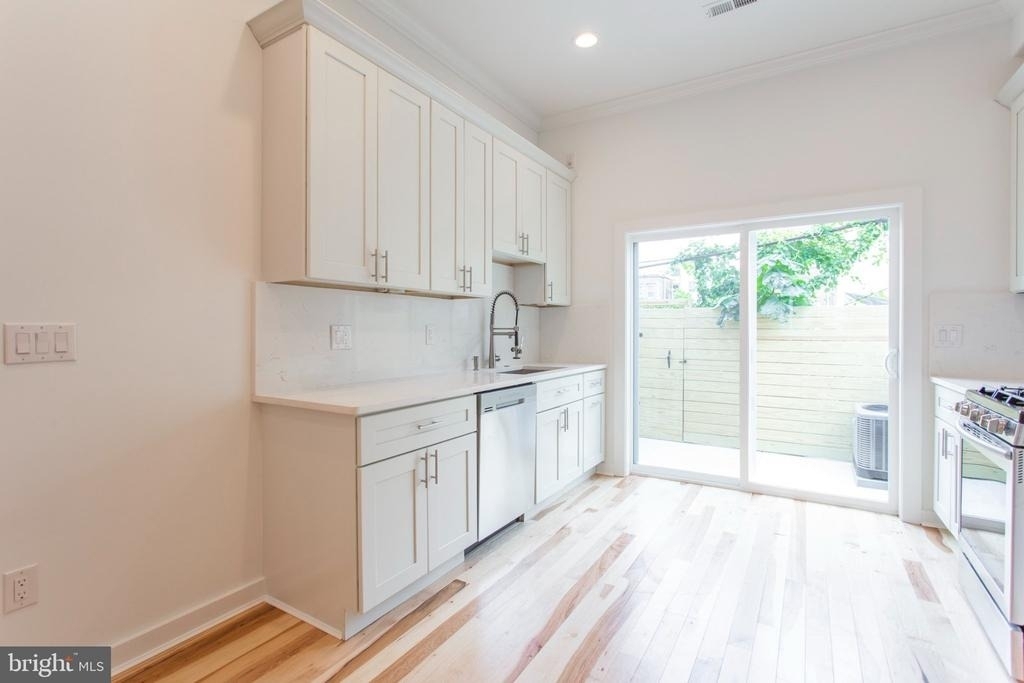 2611 Titan Street - Photo 8