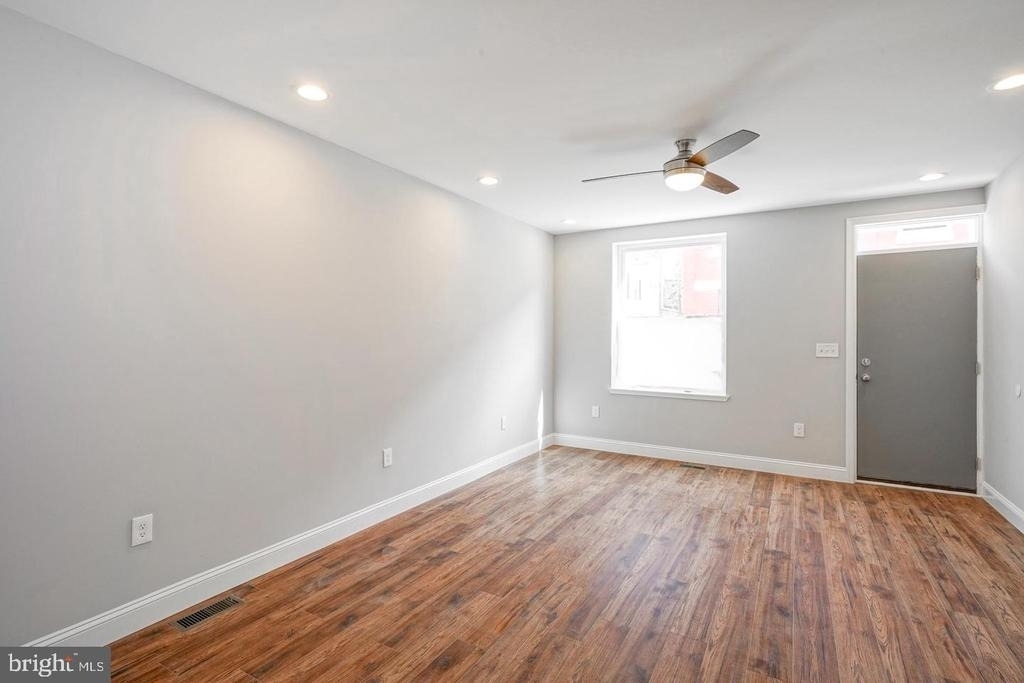 1348 N Dover Street - Photo 2