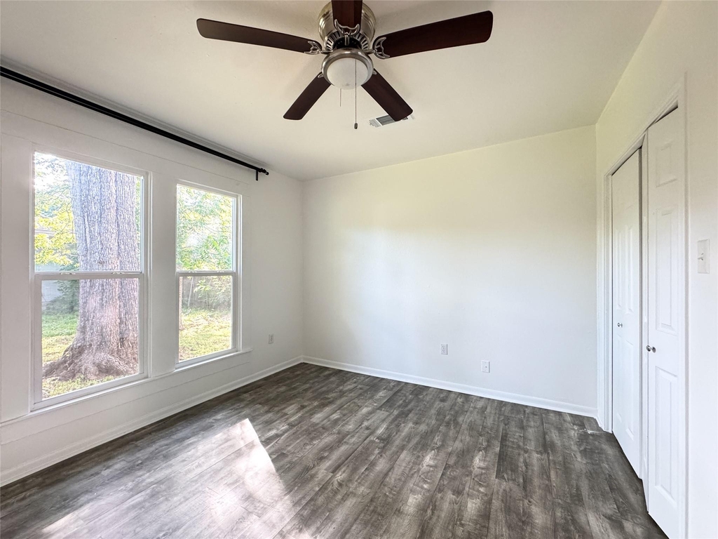 302 E Brenham St - Photo 20