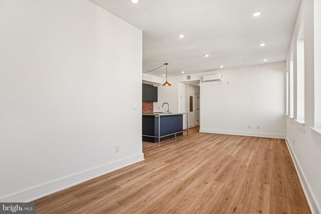 2456 Frankford Avenue - Photo 7