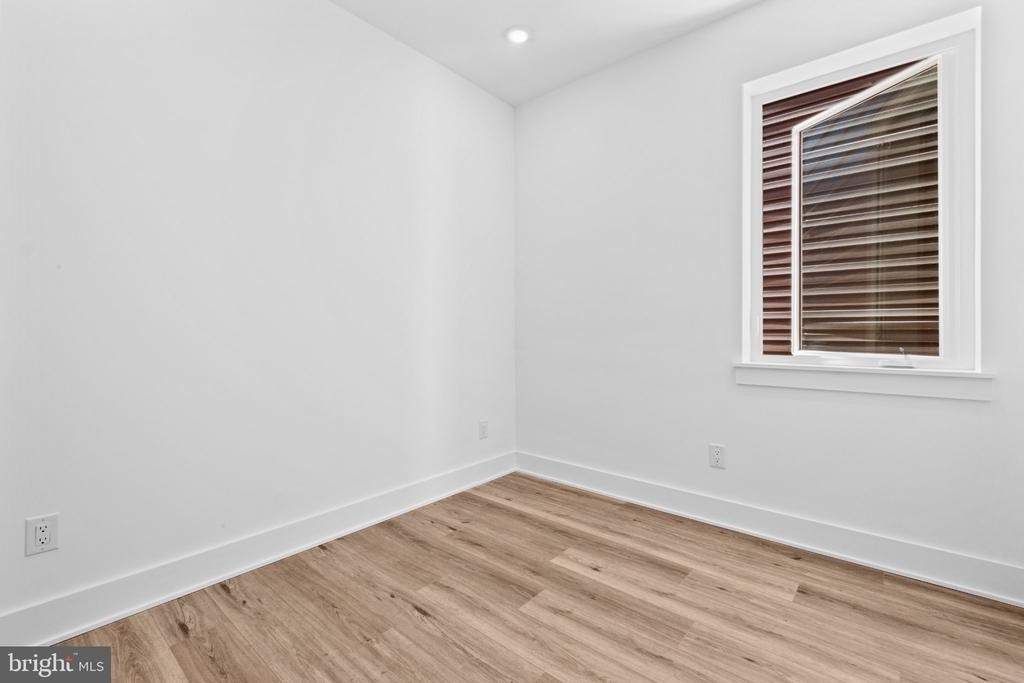 2456 Frankford Avenue - Photo 23