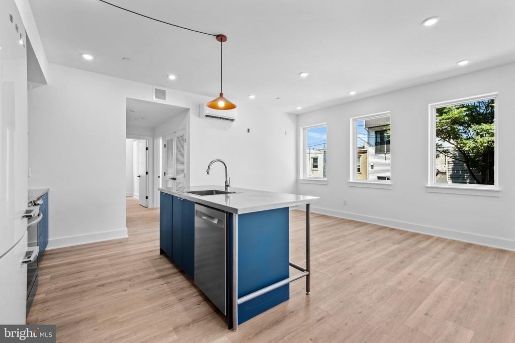2456 Frankford Avenue - Photo 18