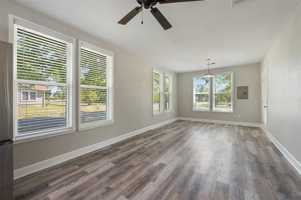 400 S Roswell St - Photo 11